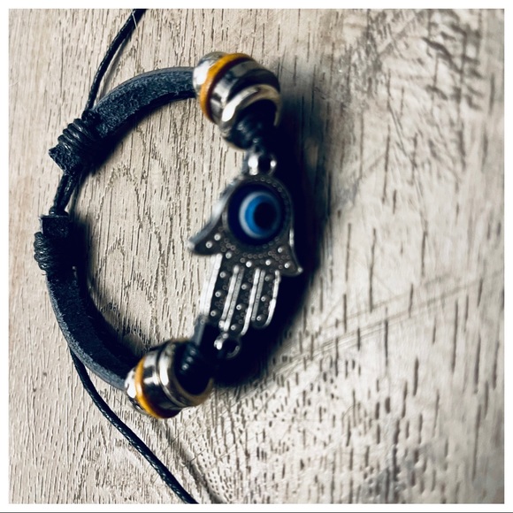 Hand Hamsa Cuff Bracelet - Picture 5 of 6